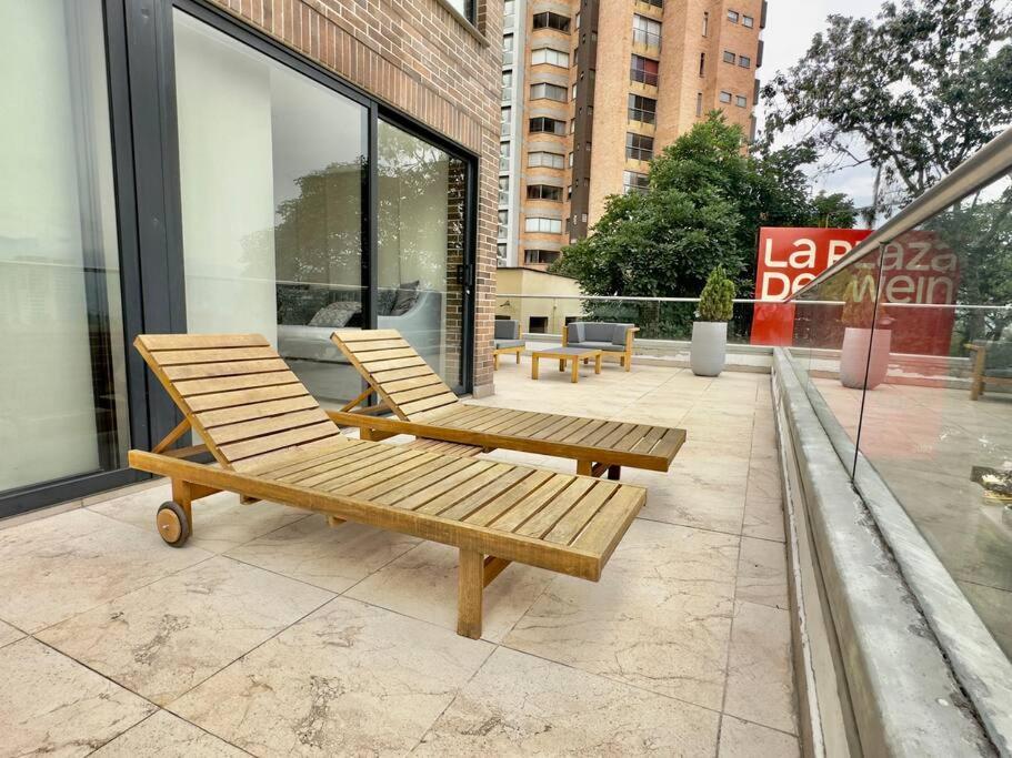 202 Family Haven In El Poblado: Spacious & Charming Apartamento *