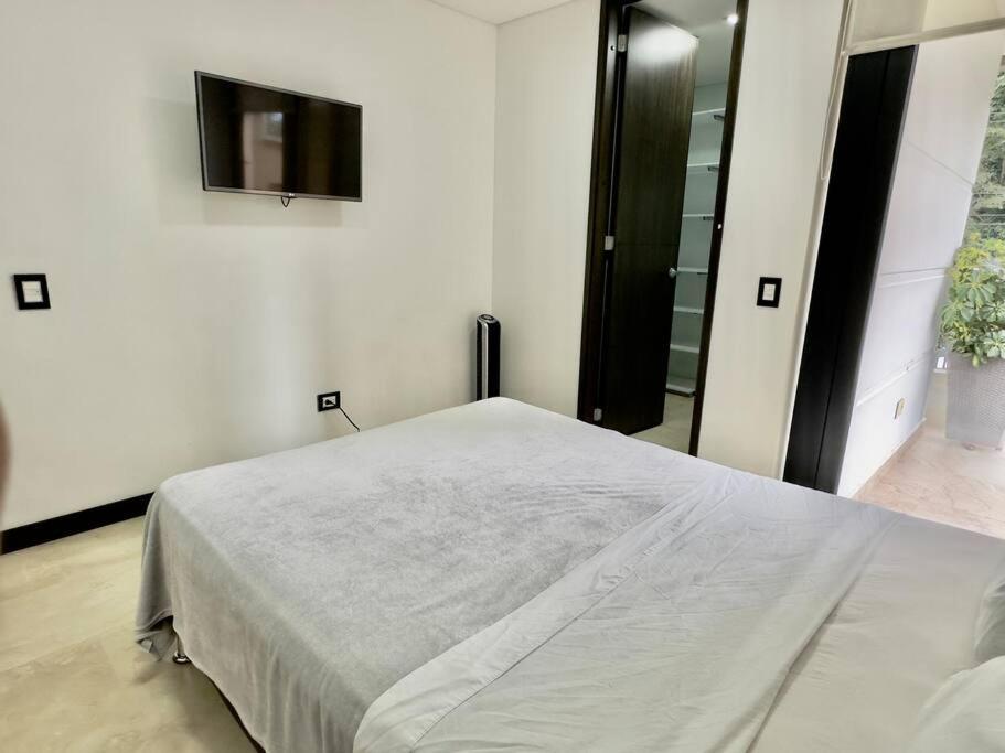 202 Family Haven In El Poblado: Spacious & Charming *