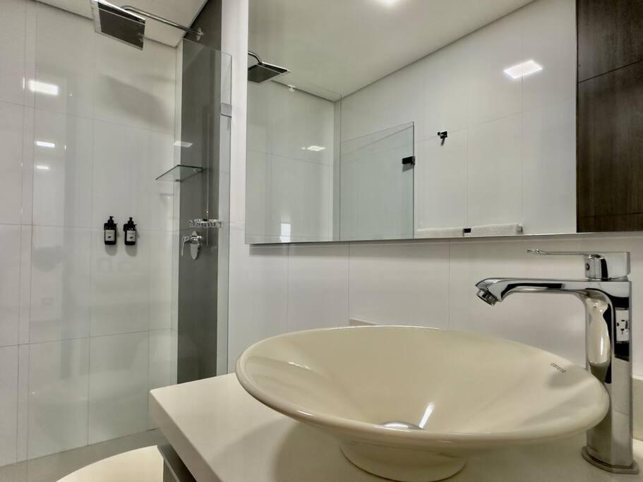 202 Family Haven In El Poblado: Spacious & Charming Medellín