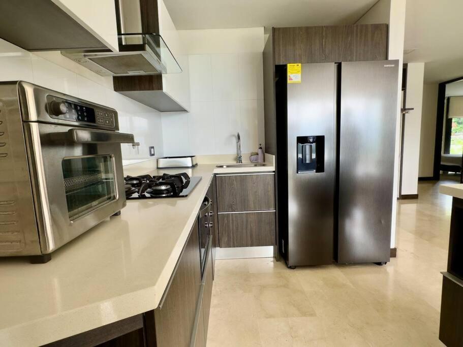 202 Family Haven In El Poblado: Spacious & Charming Medellín