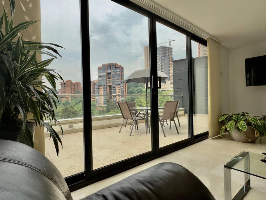 202 Family Haven In El Poblado: Spacious & Charming * Medellín